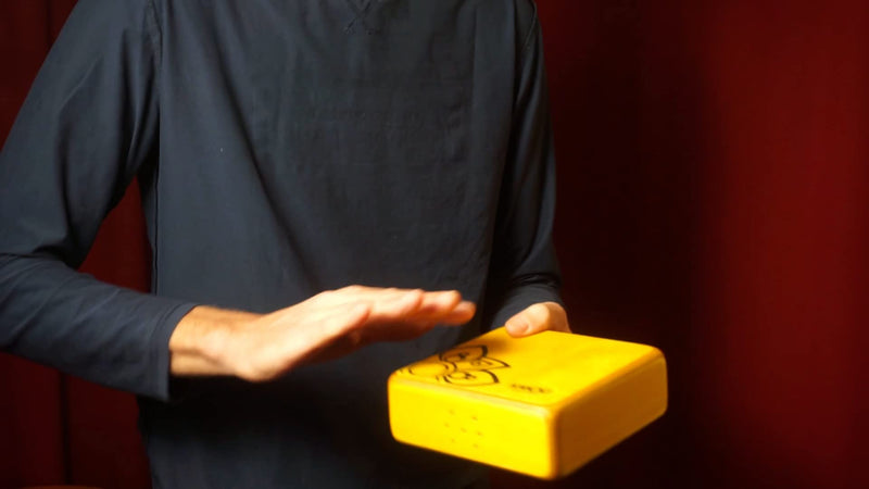 The Kandu Clever Shaker is the first-ever shaker drum with two distinctive sounds: one side like a clave, the other more like a bongo (Sahara) Sahara