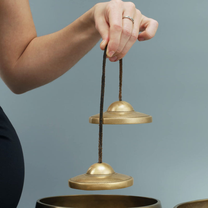 ZenBless Tibetan Tingsha Cymbals 2pcs, with Storage Box and Fabric Case,Meditation Brass Chime Bells for Spiritual Healing Mindfulness, Yoga Buddhist, Relaxation Musical Instruments 2.6 in(6.6cm) 1pcs Smooth style(brass)