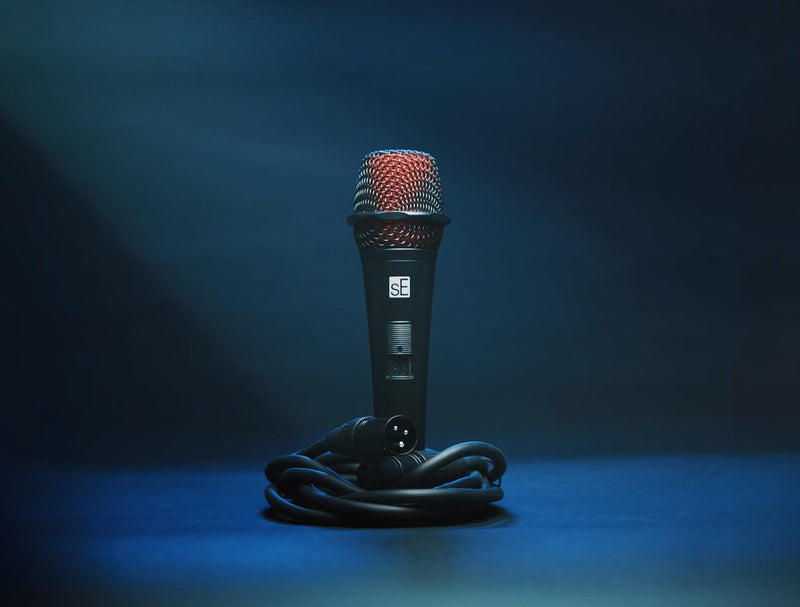 SE Electronics V2-SW-XLR Supercardioid Dynamic Handheld Microphone with On/Off Switch (Includes 15' Cable)