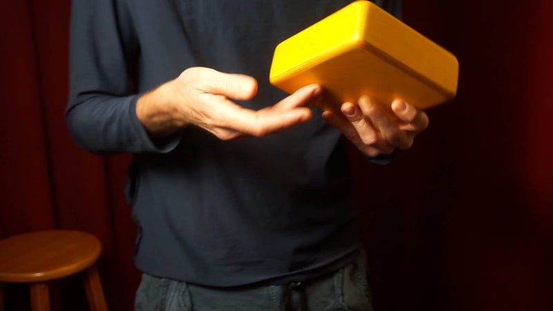 The Kandu Clever Shaker is the first-ever shaker drum with two distinctive sounds: one side like a clave, the other more like a bongo (Sahara) Sahara
