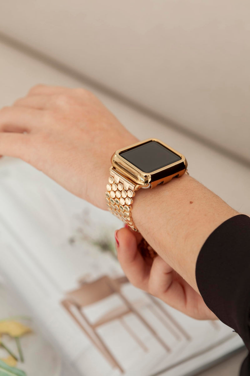 My Pretty Strap Gold Apple Watch Band & Glossy XOXO Protective Case Bundle – Elegant Stainless Steel Strap & Luxury Metal Cover for Apple Watch Series 1-11, SE & Ultra (41MM)
