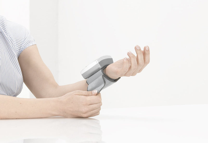 Sanitas SBC 15 Wrist Blood Pressure Monitor, Fully Automatic Blood Pressure and Pulse Monitor, Alarm for Possible Heart Rhythmia