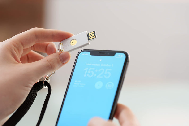 Identiv uTrust FIDO2 NFC+ Security Key USB-A (FIDO2, U2F, PIV, TOTP, HOTP, WebAuth)