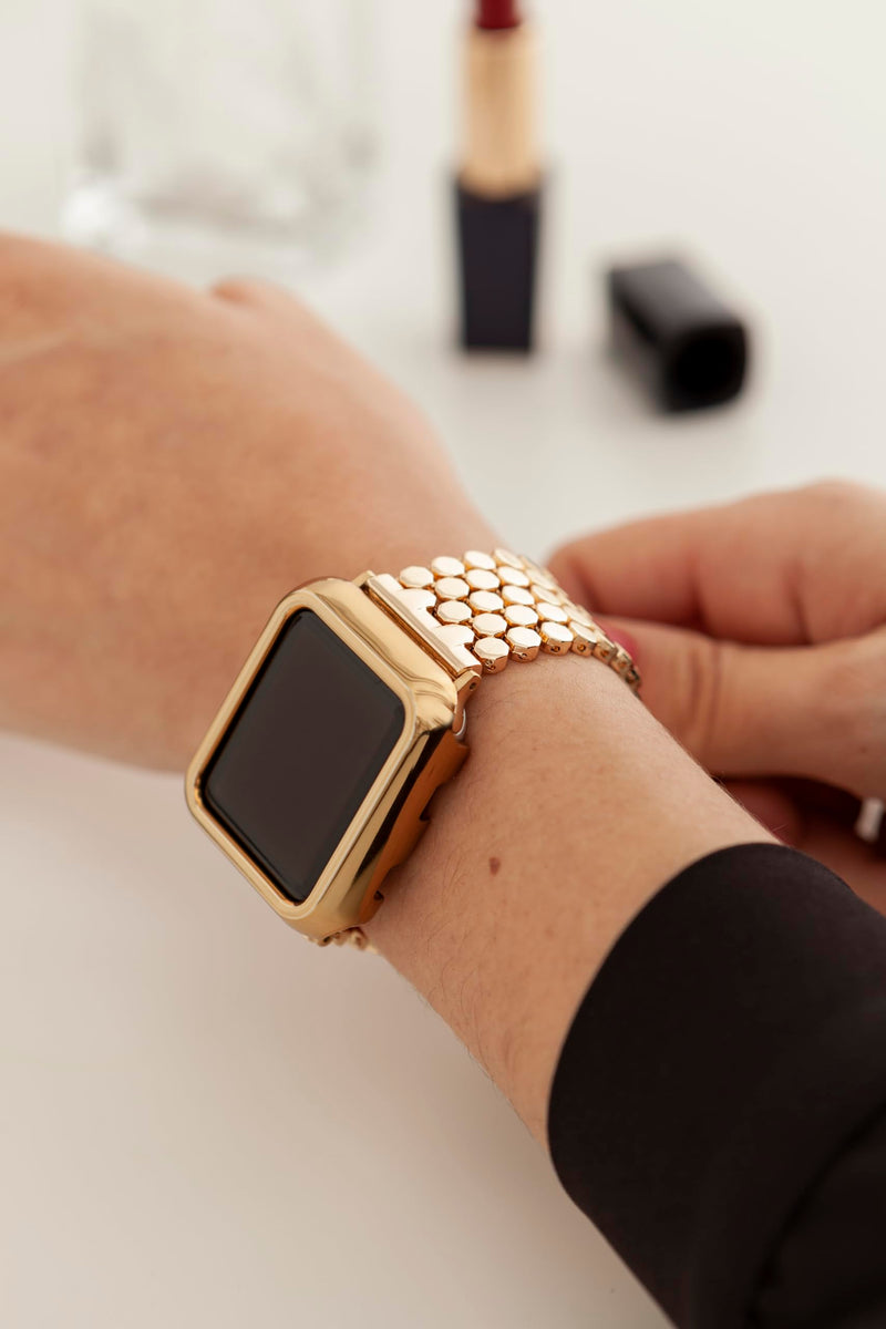 My Pretty Strap Gold Apple Watch Band & Glossy XOXO Protective Case Bundle – Elegant Stainless Steel Strap & Luxury Metal Cover for Apple Watch Series 1-11, SE & Ultra (41MM)