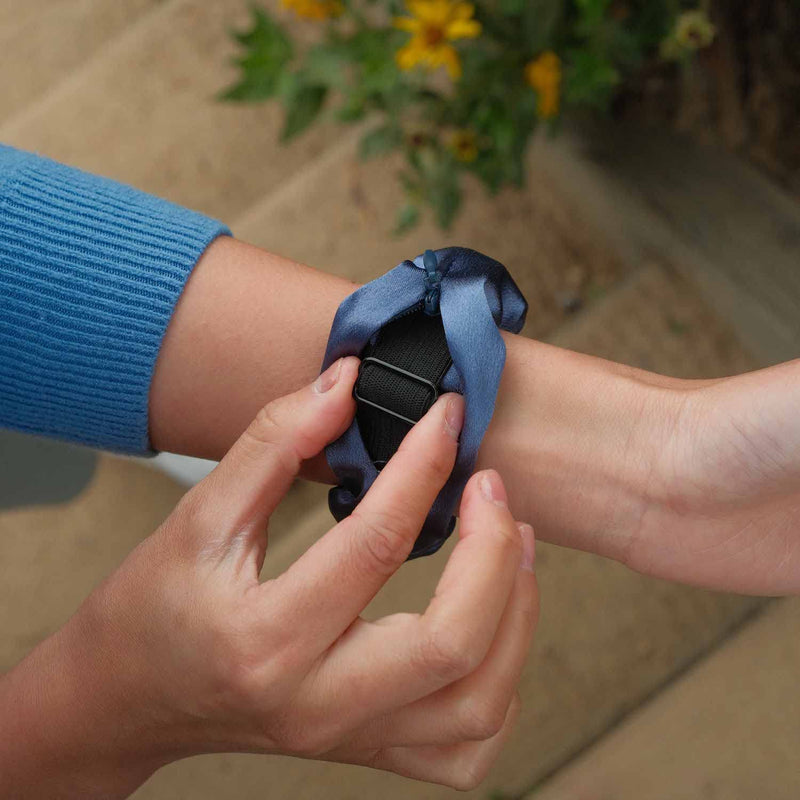 Compatible for Apple Watch Band Scrunchie with Zipper Pocket Storage for Cash, Keys, Chapstick, 38mm 40mm 41mm 44mm 45mm for iWatch Series 9 8 7 6 5 4 3 2 1 SE, 1 Pack 38/40/41 mm Satin Blue