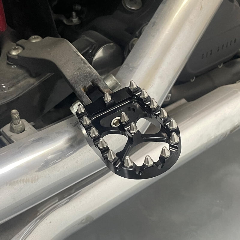Foot Pegs MX Offroad Footpegs CNC 360° Roating Fit For Harley Sportster Iron 883 Softail Street Glide Dyna Fatboy Black Black with Cone Spikes