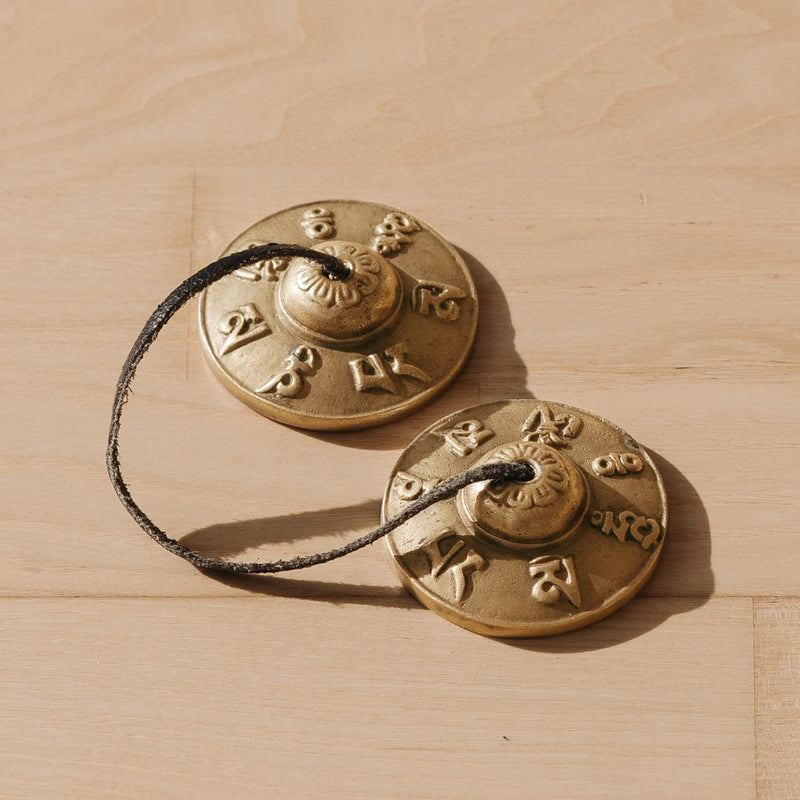 ZenBless Tibetan Tingsha Cymbals 2pcs, with Storage Box and Fabric Case, Meditation Sanskrit Brass Chime Bells for Spiritual Healing Mindfulness, Yoga Buddhist, Relaxation Musical Instruments 2.6 in(6.6cm) Sanskrit(brass)
