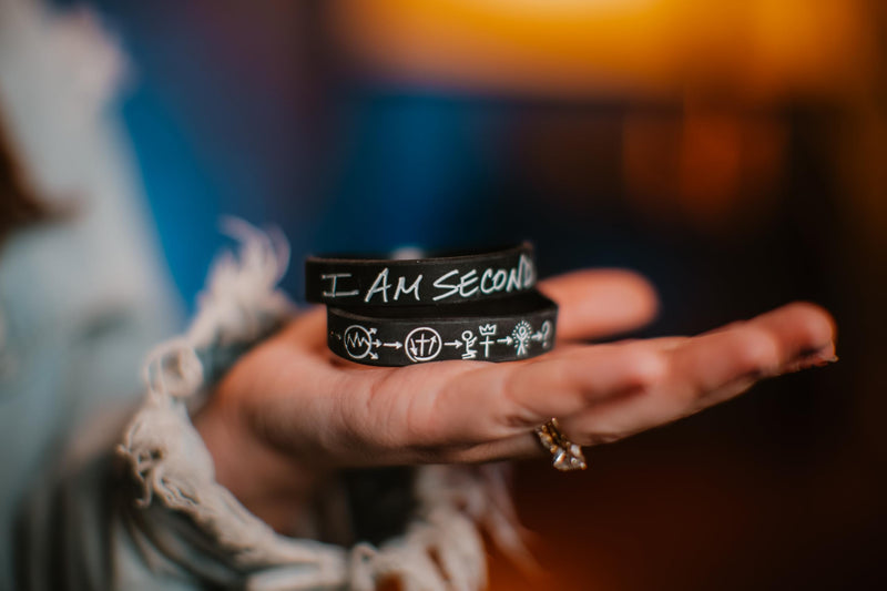 I Am Second 3 Circles 25-Pack Regular/Adult Black Silicone Wristbands