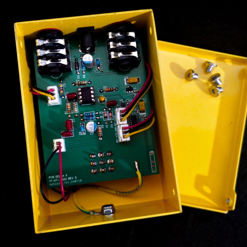 [AUSTRALIA] - Hand-made distortion Guitar Pedal Distortion+ PEDAL True Bypass, DC 9V, Pedal for Electric Guitar yellow 