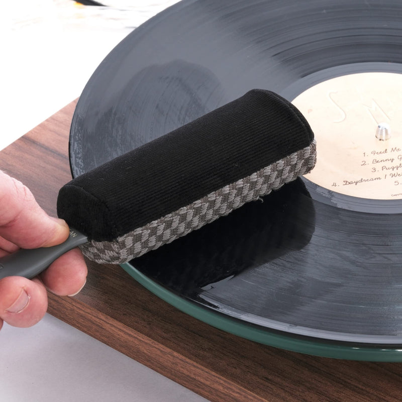 [AUSTRALIA] - MusicNomad Next Level Vinyl Record Cleaning & Care Kit - 6 'n 1 Includes Large 120ml Cleaner Solution, Clean/Dry/Dust Brush, Stylus Cleaner Brush, Premium Pad Cleaner & Storage Box (MN890) 