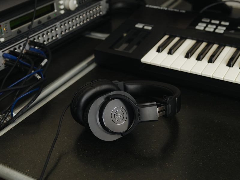 Audio-Technica ATH-M20x Professional Studio Monitor Headphones, Black Wired