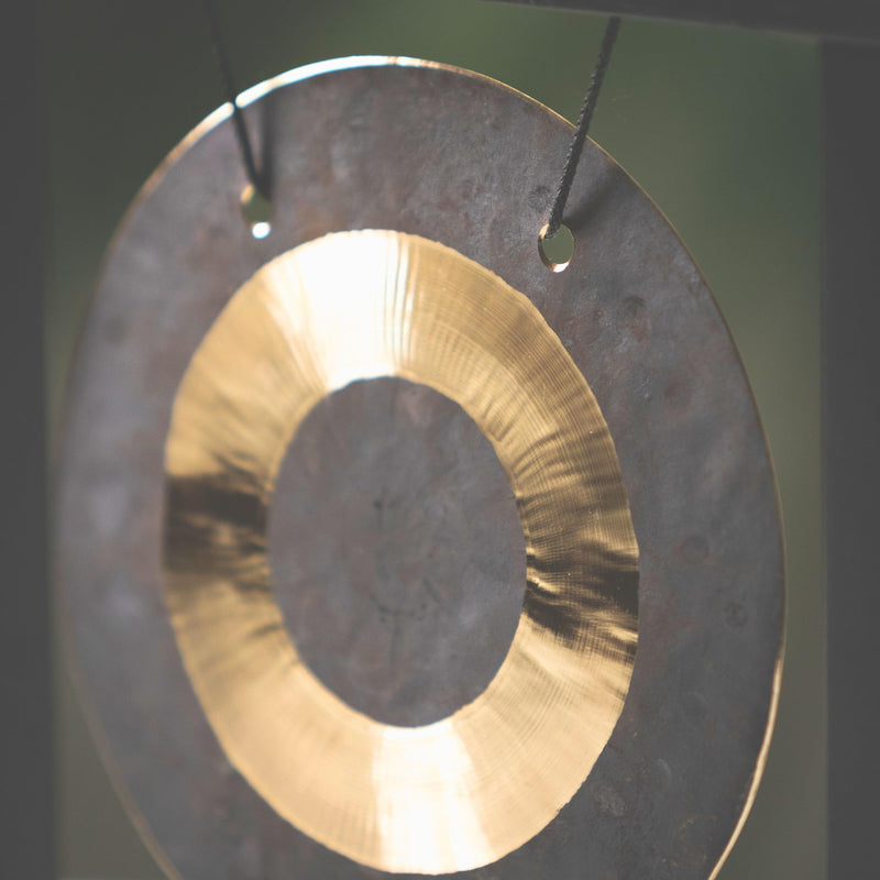[AUSTRALIA] - Woodstock Wind Chimes Desk Gong, Brass Hand-Hammered Bronze, Medium 12 - Inch Tall, for Meditation, Yoga, Classrooms, Offices, Great for Awareness, Relaxation Black/Bronze 