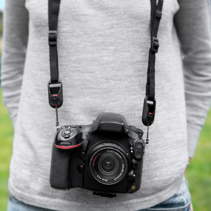 [AUSTRALIA] - Peak Design Anchor Links, Includes 2 Links and 4 Anchors, Fits Standard/OEM Camera Straps, Low Profile, Quick and Secure, Easy Attach to Cameras, Binoculars and More, 200 lb Capacity Single 