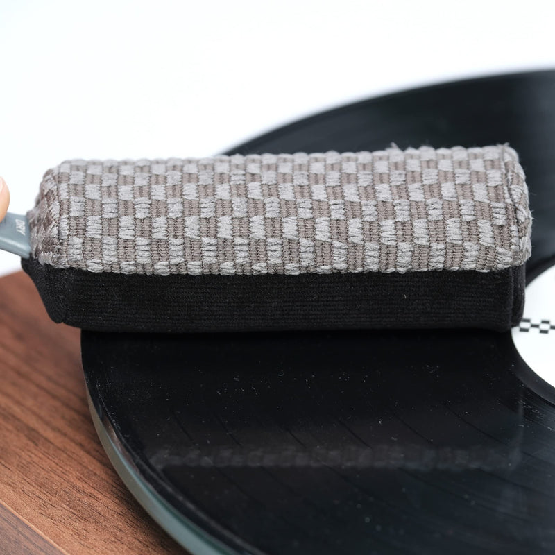 [AUSTRALIA] - MusicNomad Next Level Vinyl Record Cleaning & Care Kit - 6 'n 1 Includes Large 120ml Cleaner Solution, Clean/Dry/Dust Brush, Stylus Cleaner Brush, Premium Pad Cleaner & Storage Box (MN890) 