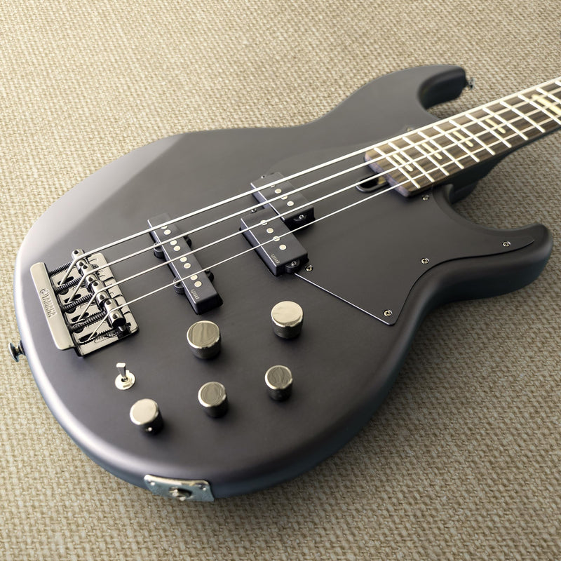 Pickguard for Yamaha BB Series Bass Guitars, Matte Black Anodized, Compatible with 4 String BB234/434/734A/P34 Models, 1 Unit