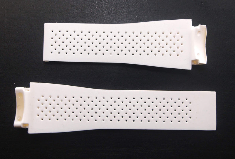 Watchstrapworld Hyper White silicone rubber watch band compatible with TAG Heuer Connected 46 smart watch, model no. SAR8A80.