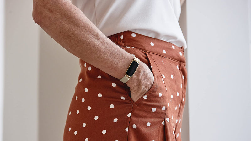 Fitbit Luxe,Leather Alternative Band,Pearl,Large