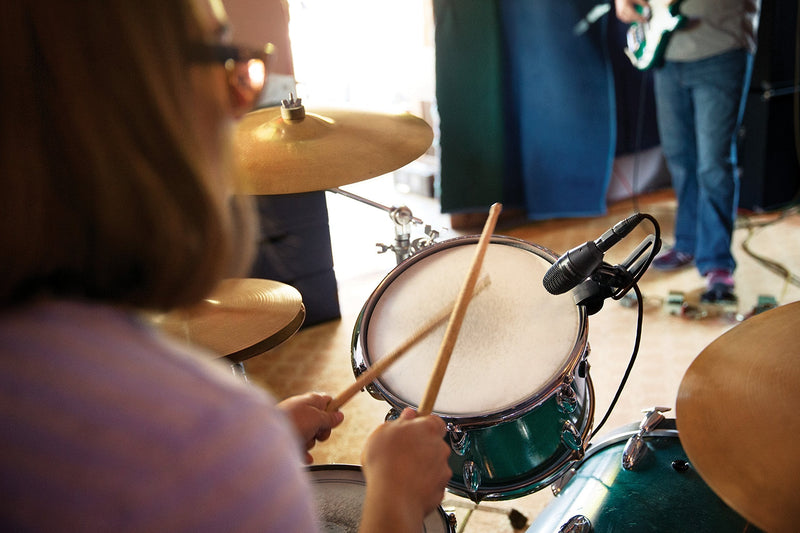 [AUSTRALIA] - Shure PGA56 Dynamic Microphone - with Cardioid Pick-up Pattern,Swivel-Mount Dynamic Snare/Tom Microphone with AP56DM Drum Mount, No Cable (PGA56-LC) 