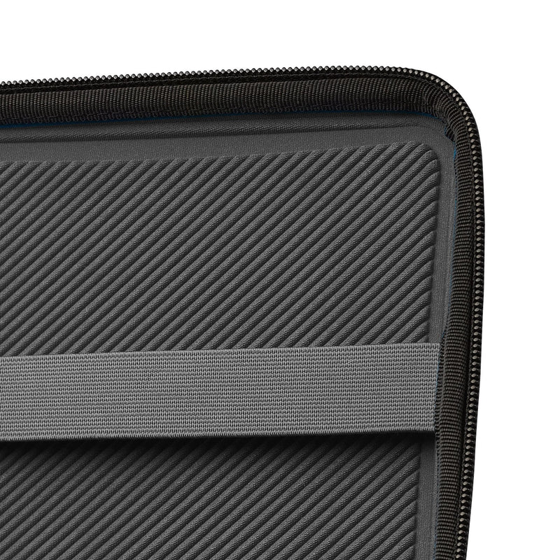 Case Logic EHDC-101 Hard Shell Case for 2.5-Inch Portable Hard Drive - Black