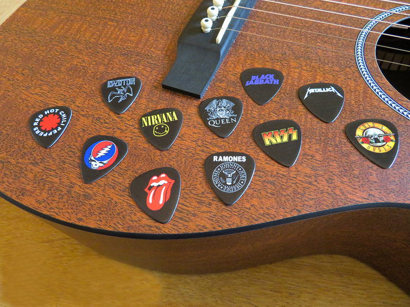 12 x Classic Albums Guitar Pick Set. Guitar Plectrums For Every Guitarist. Double Sided Printing. Picks Sized 0.46, 0.71, 0.81, 0.88, 0.96 And 1.2 mm Included (black) Set 3