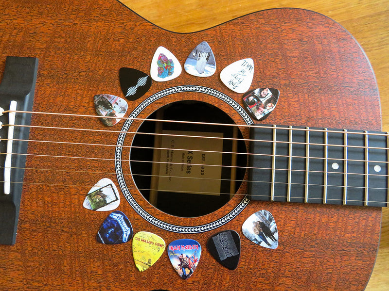 12 x Classic Albums Guitar Picks Set Guitar Plectrums For Every Guitarist Both Sided Print Pick In Pick Tin Sized 0.46, 0.71, 0.81, 0.88, 0.96, 1.2 mm Electric Guitar, Acoustic Guitar And Bass (Set 2)