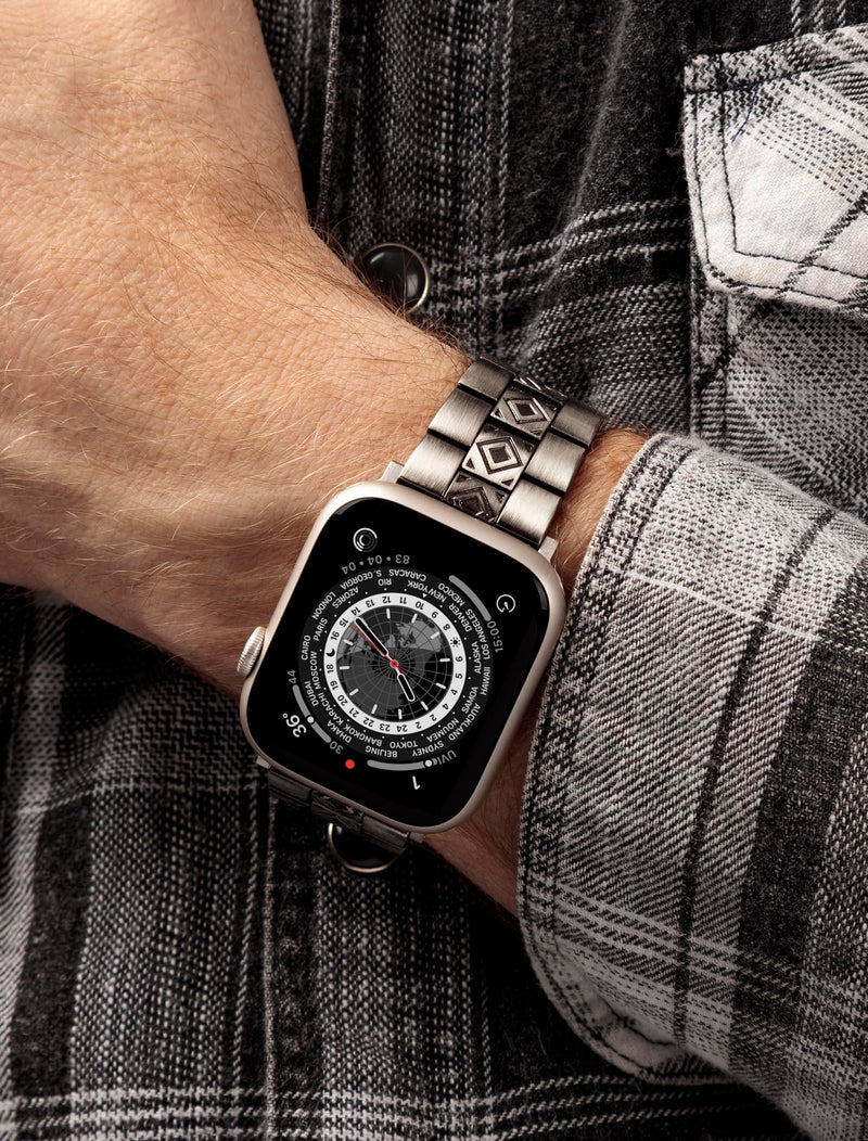 Wrangler® Silver Link Metal Band for Apple Watch®, Western Style, Unisex | Fits all Apple Watch® Series & Sizes, Adjustable Sizing - Fits Most Wrists, Silver-Tone Alloy Links, Dress or Casual Wear Frontier Links