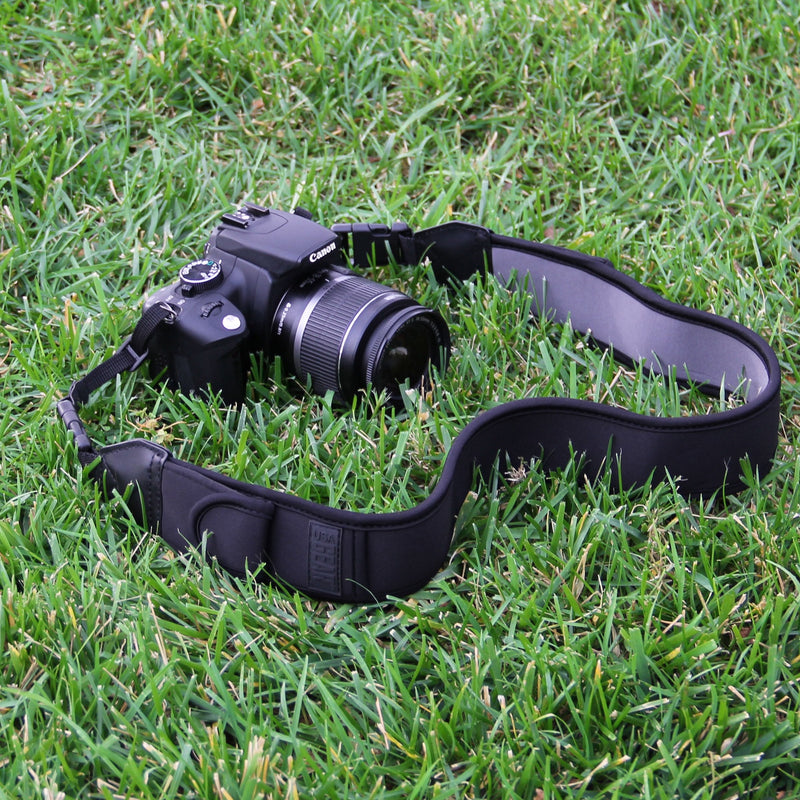 USA Gear Zoom Camera Sleeve (Black) TrueSHOT Neck Strap (Black) – Bundle