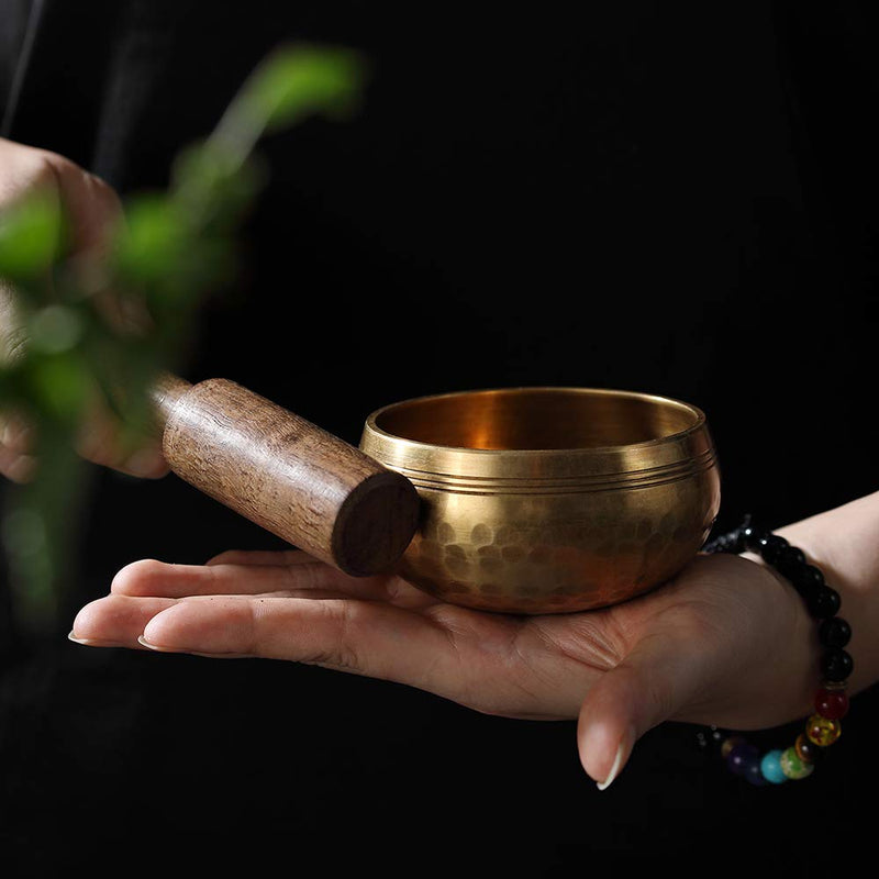 Innovahome Handmade Palm-Size 3.2 inches Tibetan Spiritual Healing Meditation Yoga Singing Brass Bowl Set ~with a Handmade Green Crystal 3.2 inch golden-red