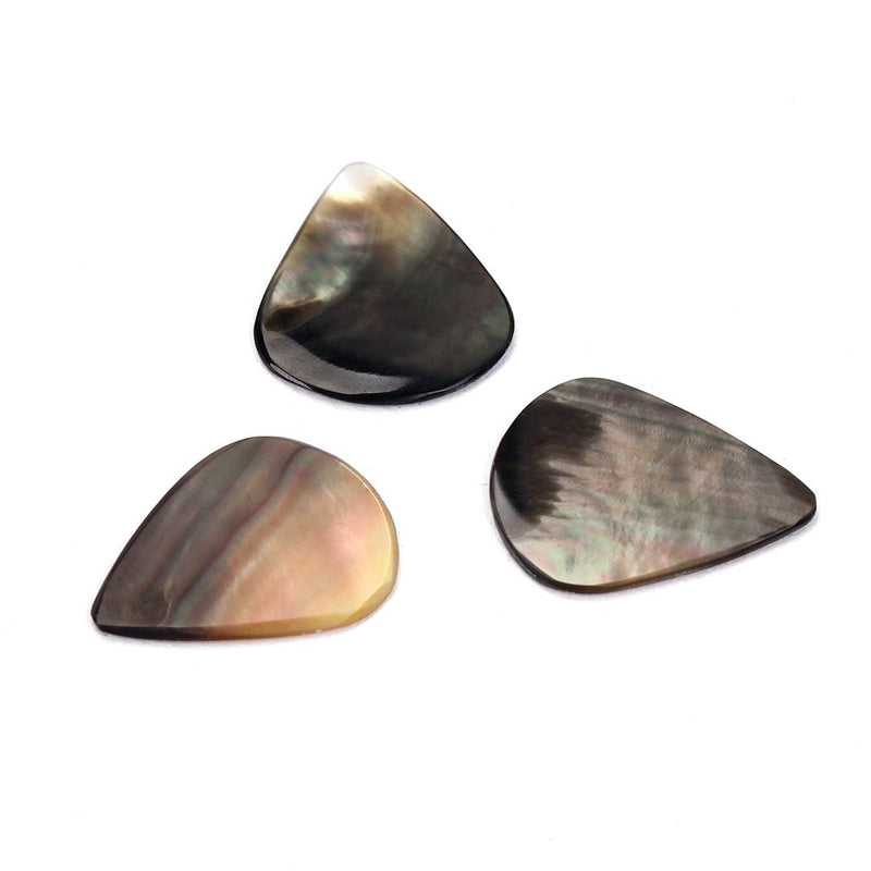 ULTNICE 3Pcs Guitar Picks Plectrums Shell Tones Guitar Pick for Ukulele Guitar