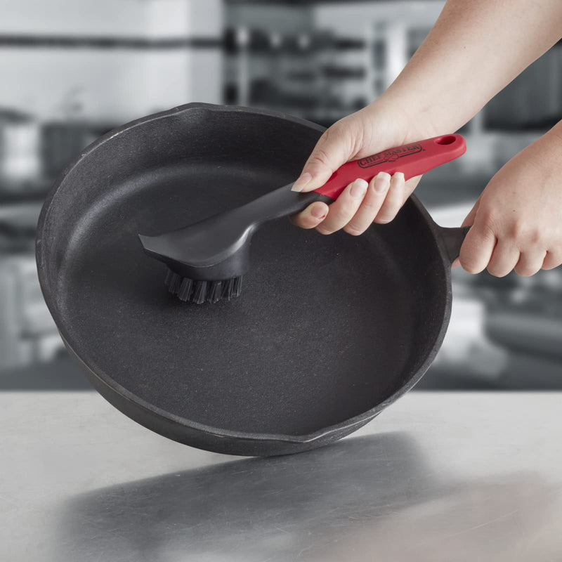 [AUSTRALIA] - Chef Master 90058 Cast Iron Scrub Brush | Comfortable Plastic Grip | Quality Nylon Scraper and Bristles | Does not Damage Cast Iron | Use on Cast Iron Skillets | Easily Cleans Old Food and Buildup 