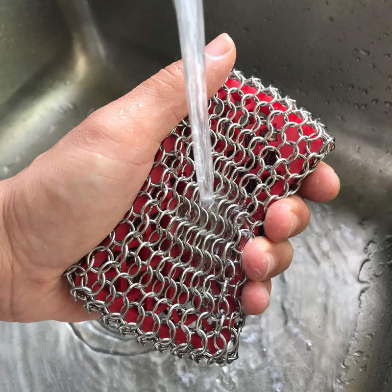 Cast Iron Skillet Cleaner, 316 Stainless Steel Chainmail Cleaning Scrubber with Silicone Insert for Cleaning Castiron Pan,Griddle,Baking Pan