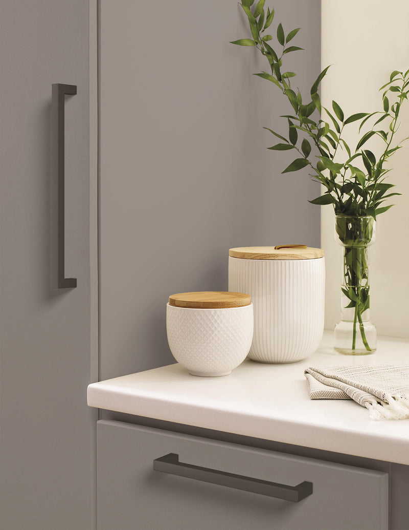 [AUSTRALIA] - Amerock | Cabinet Pull | Matte Black | 8-13/16 inch (224 mm) Center-to-Center | Monument | 1 Pack | Drawer Pull | Cabinet Handle | Cabinet Hardware 8-13/16 in (224 mm) Center-to-Center 