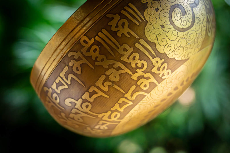 4 Inch Tibetan Singing Bowl Set Bundle by Zen Mind Design - with Antique Tingsha Cymbals, Rosewood Mallet, Silk Cushion, Eco-Friendly Box and E-Book - for Yoga, Meditation and Sound Healing Therapy