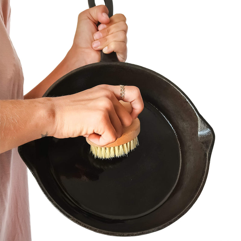 [AUSTRALIA] - Cast Iron Cleaning Accessories Kit: Natural Wood Cast Iron Scrubber, Skillet Handle Cover, Pan and Grill Scraper Kit With Gentle But Tough Cast Iron Scrub Brush – Keep Your Cast Iron Skillet Cleaner 