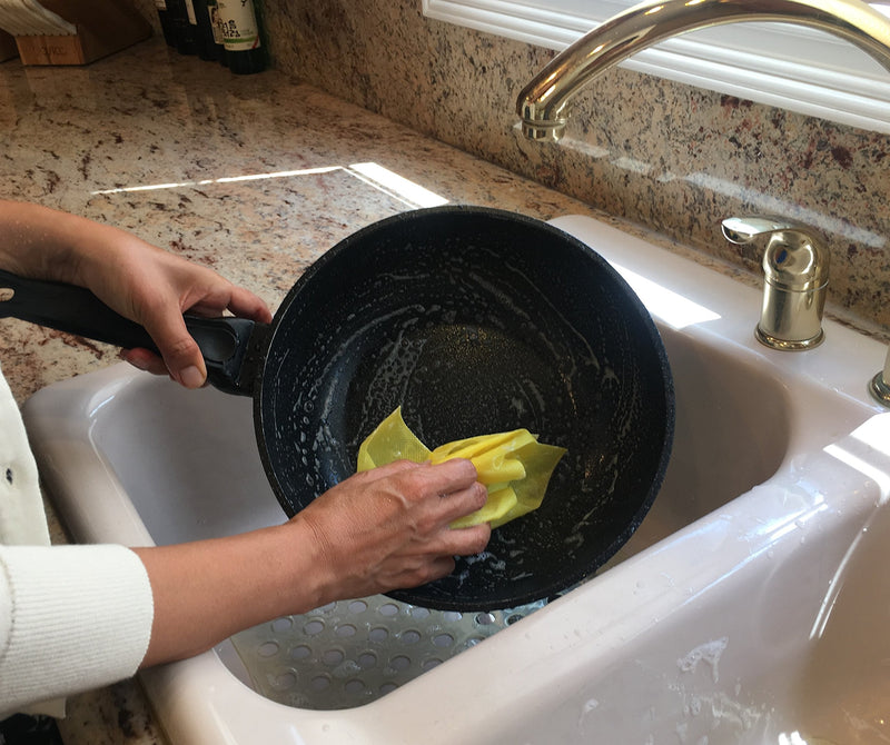 idée No Mildew, No Smell, Non-Scratch Disposable Scouring Sheets (60 Sheets/roll) for Dish-Washing, Cleaning, Scrubbing, PW01Y, Yellow (1)