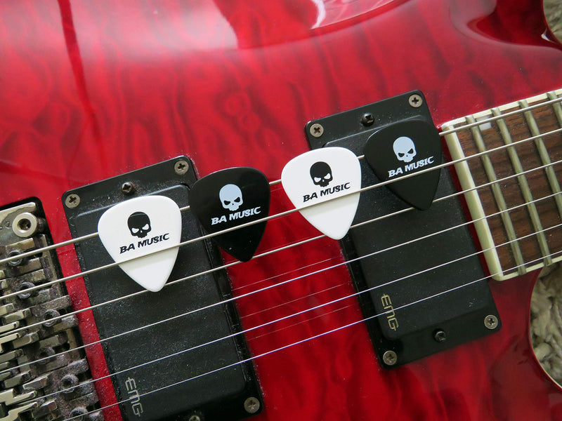 BA Music Premium Celluloid Skull Guitar Picks 20 Pack Tin (10 black & 10 white) (Medium (0.71mm) Solid) Medium (0.71mm) Solid